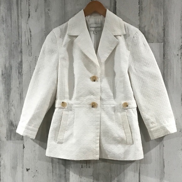 Banana Republic Jackets & Blazers - BANANA REPUBLIC Cream Blazer Size 6